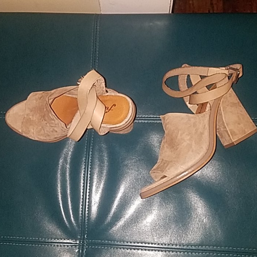 Sandal